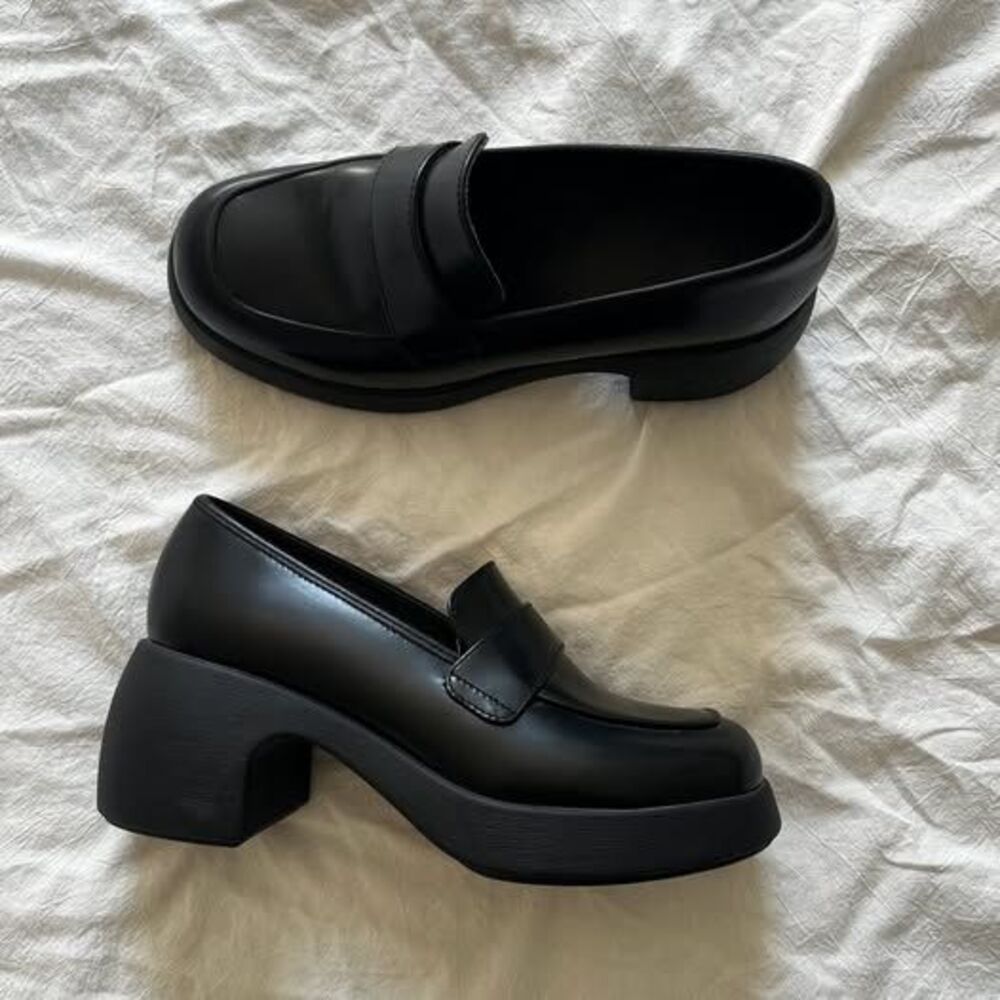 CAMPER Black Thelma Loafer 39